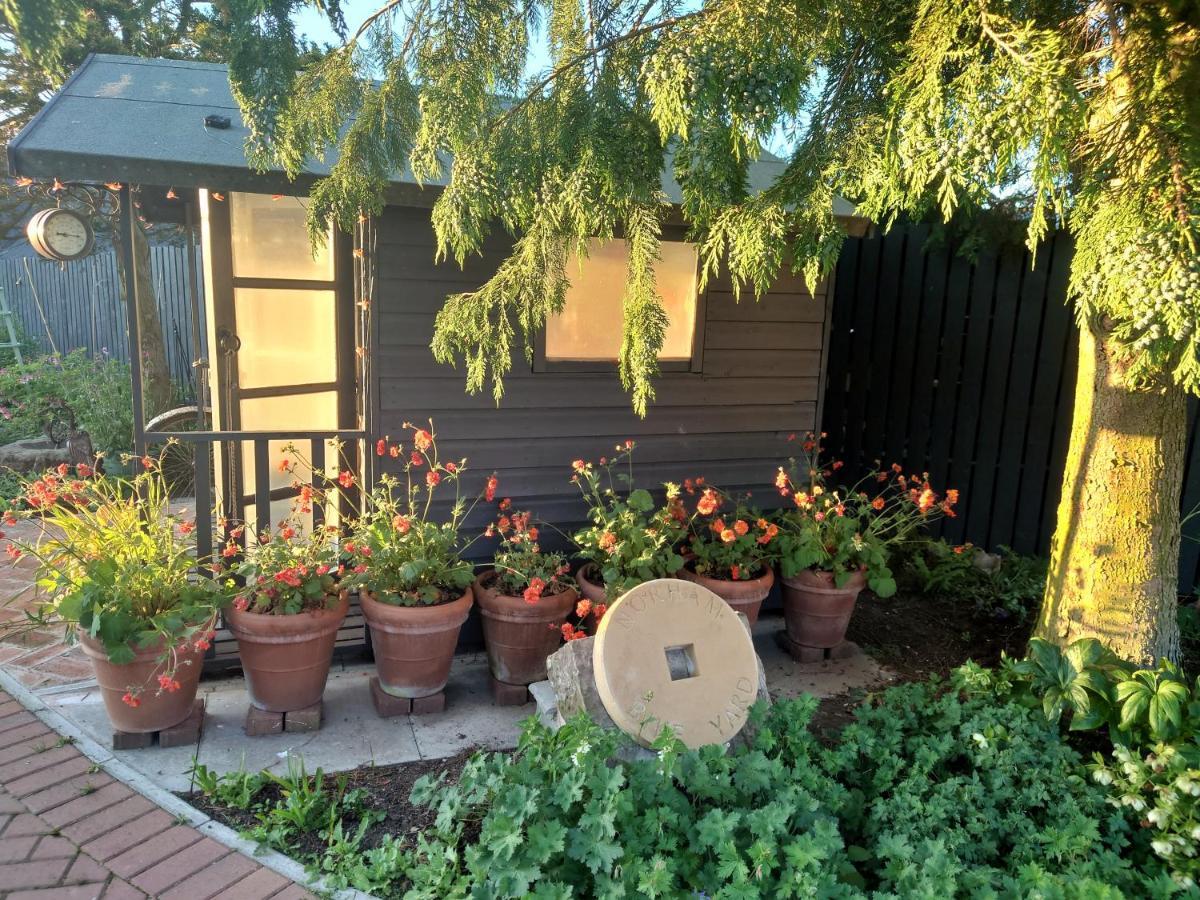 Norham Bike Yard Bed & Breakfast Exterior photo